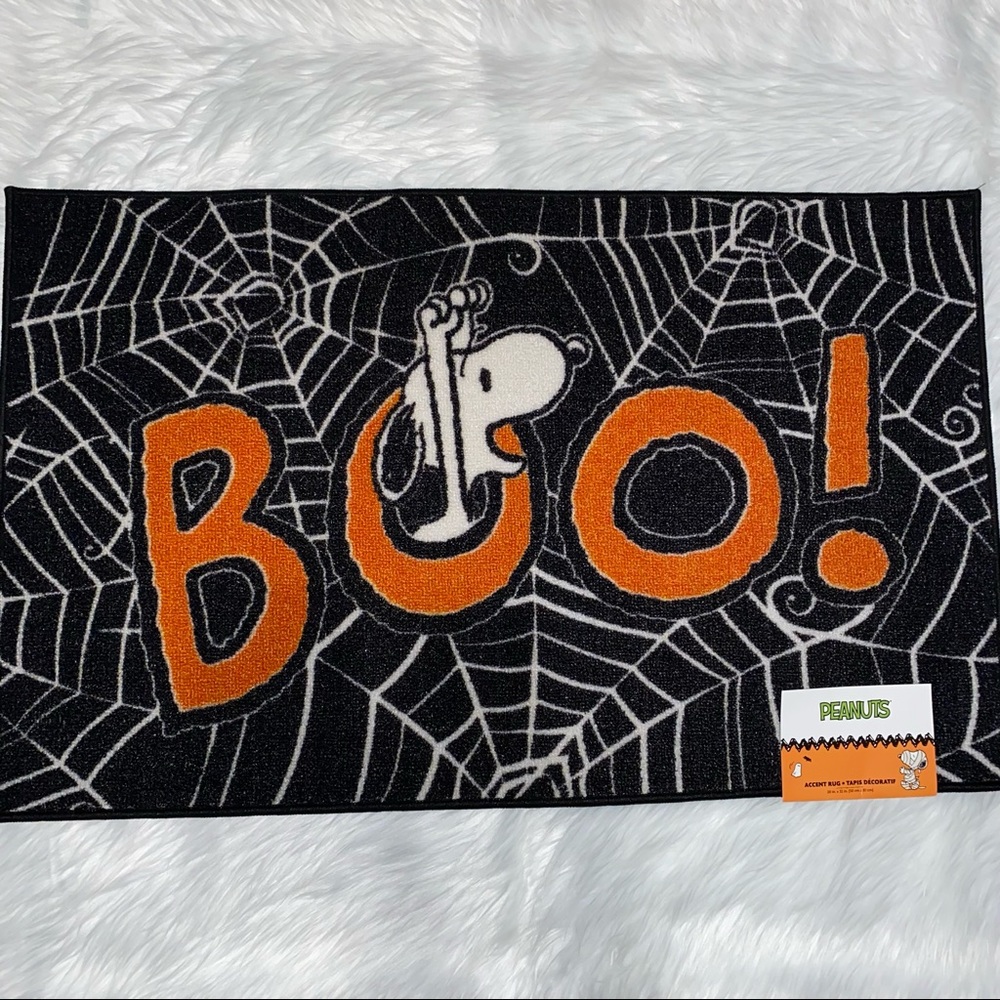 Peanuts Snoopy Accent Rug
